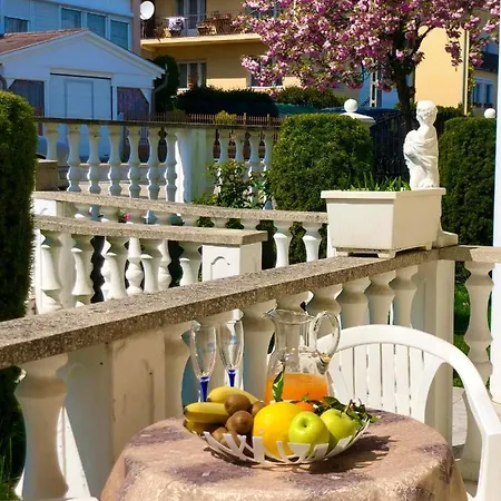 Aura Apartman *